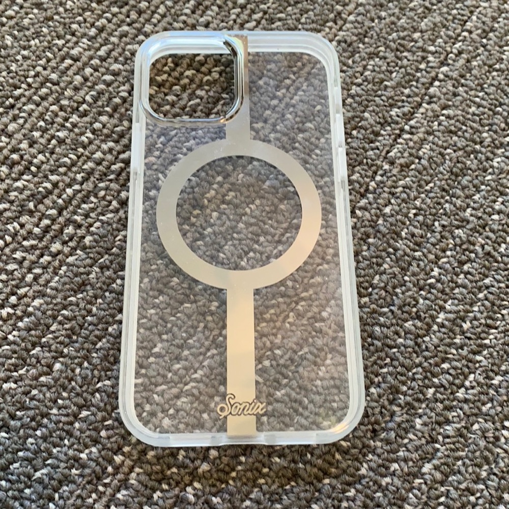 NWOT Sonix iPhone 11 phone clear phone case cover w/ rubber edges silver design